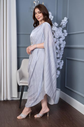 جلابية سهرة بخامة الاورجنزا بكرستال في الخصر