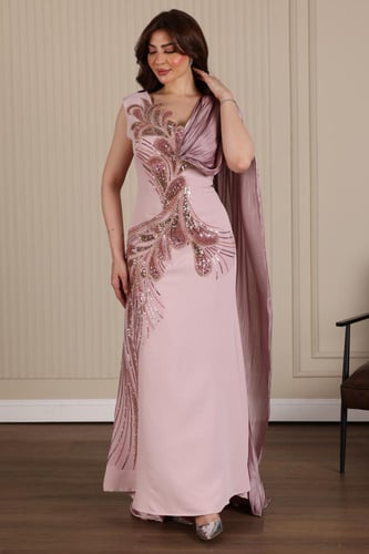 فستان كريب بتطريز طاؤوس