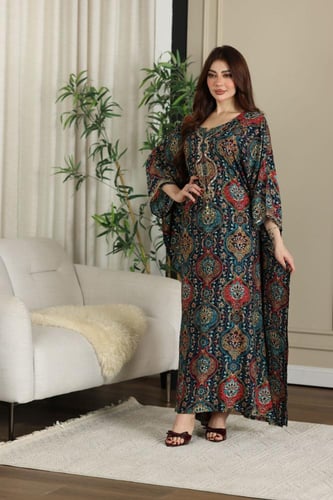 جلابية رايون قطن ( فراشة ) بتطريز خفيف في الصدر