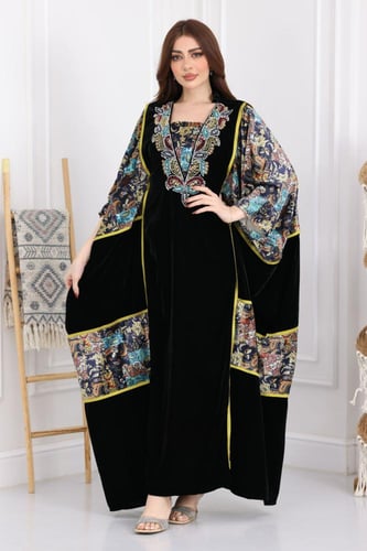 جلابية مخمل فراشة بتطريز شك يدوي في الصدر ممزوجة ب...