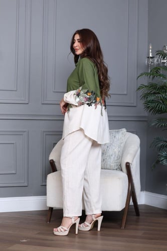 طقم لينن بتطريز مورد