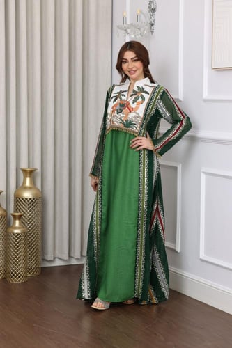 جلابية لينن ممزوجة بخامة الجورجيت المطرز وصورة في...