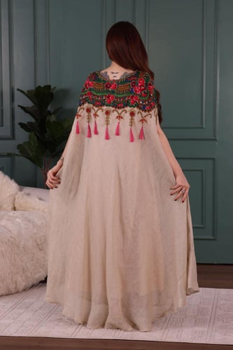 جلابية لينن خيش بتدخيله خامة الشالكي وتطريز أنيق