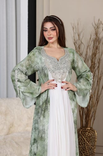 جلابية شيفون بإضافة كرستالات في الصدر والكم