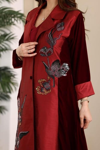 جلابية مخمل قطعتين بكلفة موردة في الامام والخلف