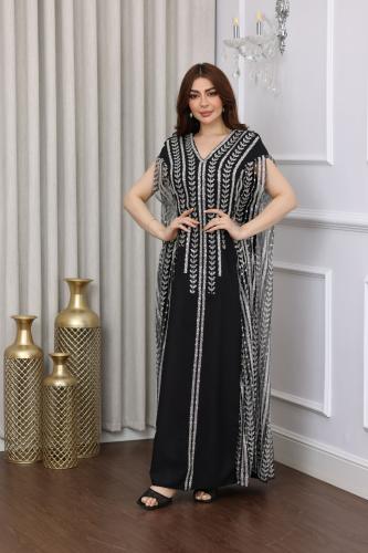فستان اسود بتطريز فضي كامل