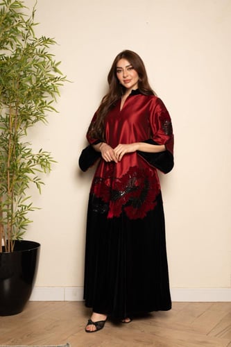 جلابية مخمل ممزوجة بخامة تفته واقفة وكلفة مطرزة في...