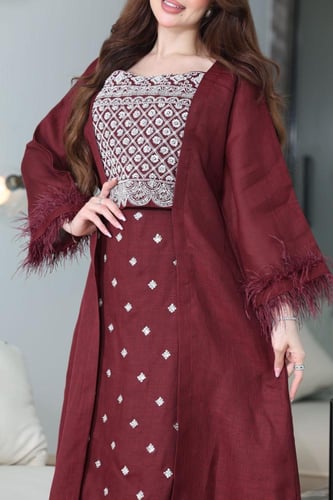 جلابية لينن قطعتين متصلة بتطريز كمبيوتر وريش في ال...