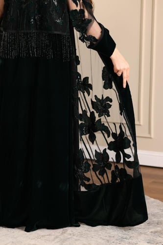 جلابية مخمل قطعتين بالتل المطرز بالقطيفة