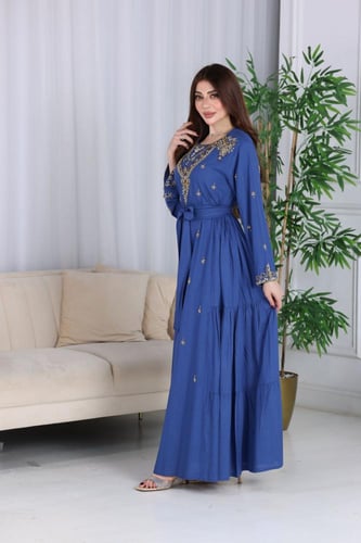 جلابية لينن بتطريز شك يدوي فاخر و كسرات في الجوانب