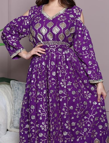 جلابية سهرة شيفون مشكوك ذهبي