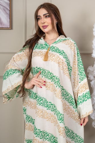 جلابية لينن بنقوشات الخط العربي بقبعة للرأس