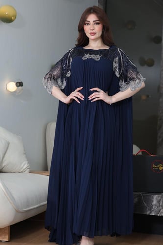 جلابية جورجيت كسرات بكلفة تطريز طاوؤس في الكتف