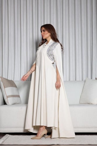 جلابية لينن قطعتين بكم طويل مفتوح مطرزة في الاكتاف