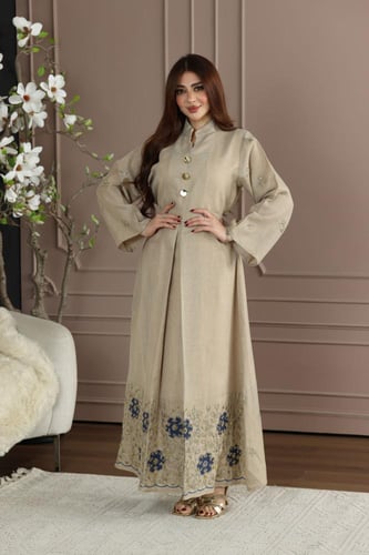 جلابية لينن كويتية بتطريز مورد في الاسفل والاكمام