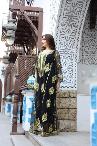 جلابية ( نشل ) بالتل والتطريز الذهبي