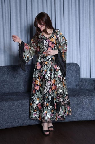 جلابية بتطريز ترتر لامع – بألوان أورنج وموف