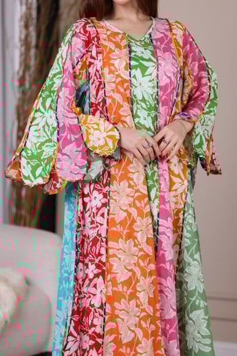 جلابية قطن مقلمة بالوان جميلة وقصة مقوسة في الاطرا...