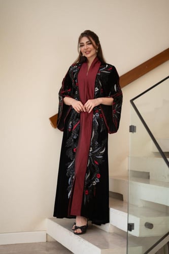 جلابية مخمل بكلفة مطرزة ممزوجة بخامة التفتة ( تصمي...