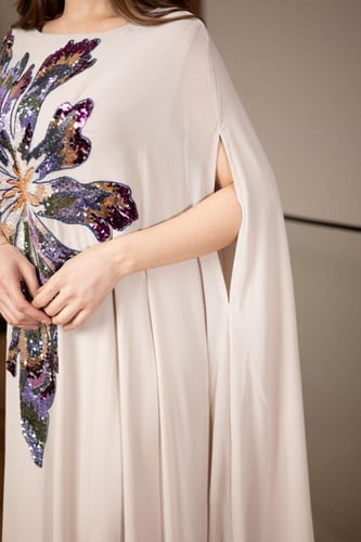 جلابية جوجيت فراشة بكلفة مطرزة من الامام