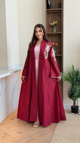 جلابية لينن قطعتين بتطريز شك يدوي وكرستالات وبطانة...