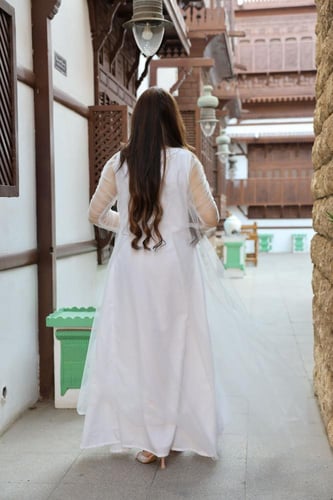 جلابية لينن بتطريز كامل فخم وبشت من التل المزموم ف...