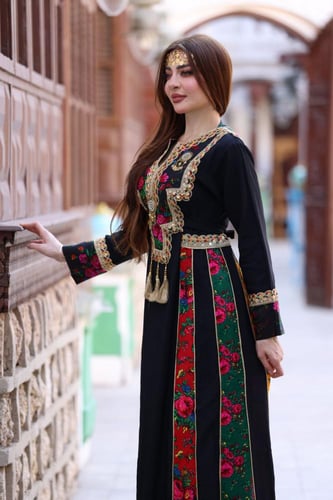 جلابية كريب بحريني بحزام متصل وتدخيلات خطوط الشالك...