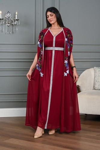 جلابية قطعتين بالبشت المطرز بالورود