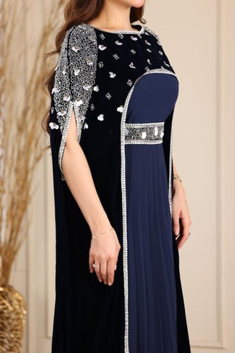 جلابية مخمل بتطريز شك يدوي قطعتين