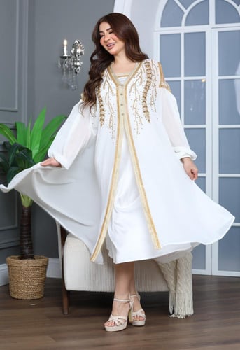 جلابية ميدي مطرزة بأكتاف مفتوحة