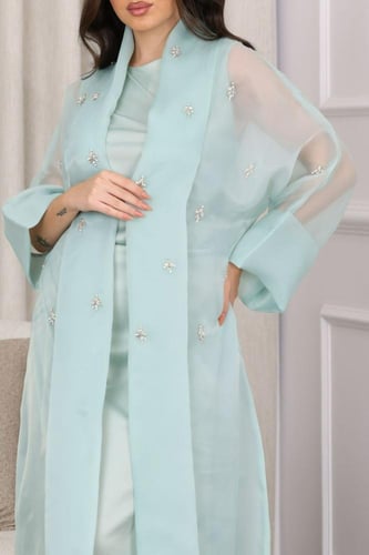 جلابية قطعتين بخامة الأورجنزا مطرزة بالكرستال وبطا...