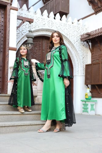 جلابية ( نسائية ) بخام ساتان والتل العربي التراثي