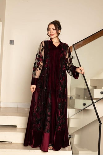 جلابية مخمل قطعتين بالتل المطرز بالقطيفة