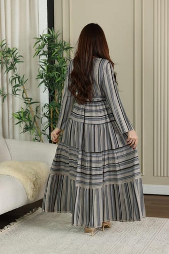 جلابية رايون قطن مقلمة بتطريز خفيف في الصدر