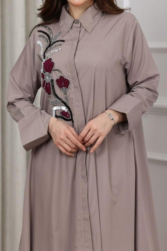 جلابية بخامة قطن بوبلين بتطريز في الصدر