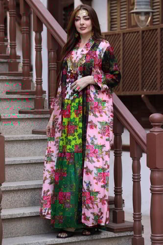 جلابية بأجمل الوان الشالكي التراثية بإضافة عقد أثر...