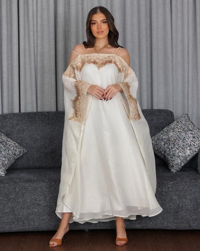 جلابية لينن سهرة بأكتاف مفتوحة