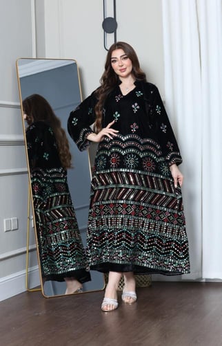 جلابية مخمل بتطريز ملون