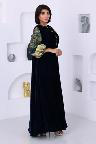 جلابية مخمل بتطريز شك يدوي و اكمام شالكي شيفون