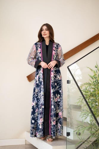 جلابية مخمل قطعتين بإضافة تل مطرز وموديل فتحة في ا...