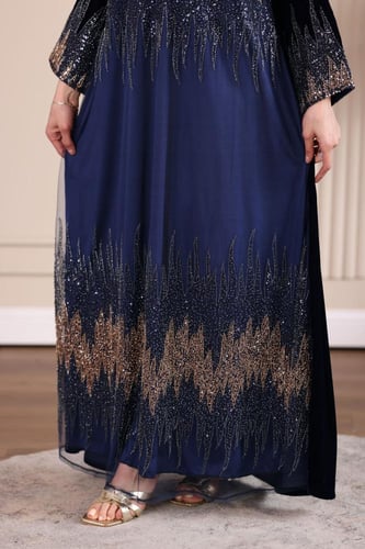 جلابية مخمل مدمجة بالتل المطرز بالخرز والترتر