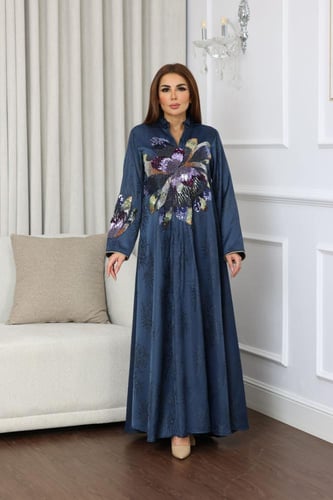 جلابية جاكار بتطريز الترتر في الصدر والكم