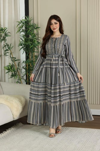 جلابية رايون قطن مقلمة بتطريز خفيف في الصدر