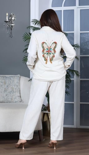 طقم لينن بتطريز فراشة