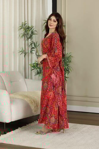 جلابية رايون قطن ( فراشة ) بتطريز خفيف في الصدر