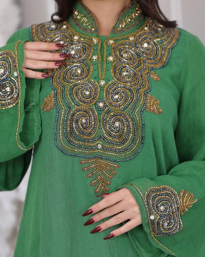 جلابية لينن مبطنة بتطريز شك و كرستال