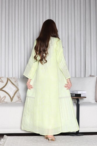 جلابية لينن خيش بتطريز عسيري وألوان صيفية زاهية