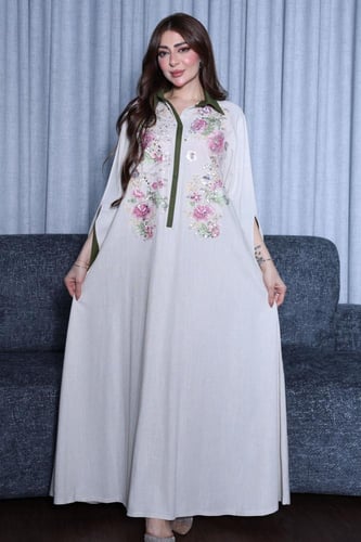 جلابية لينن قلاب بكلفة تطريز ترتر موردة في الصدر