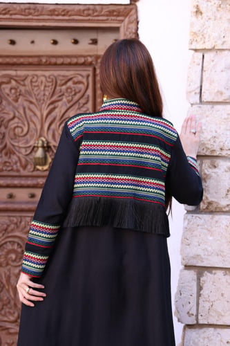 جلابية كريب بحريني مطرزة بألوان جميلة