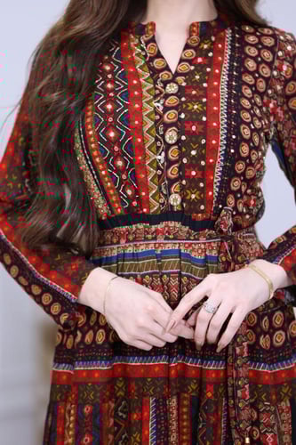 جلابية رايون قطن مشجرة بتطريز خفيف في الصدر